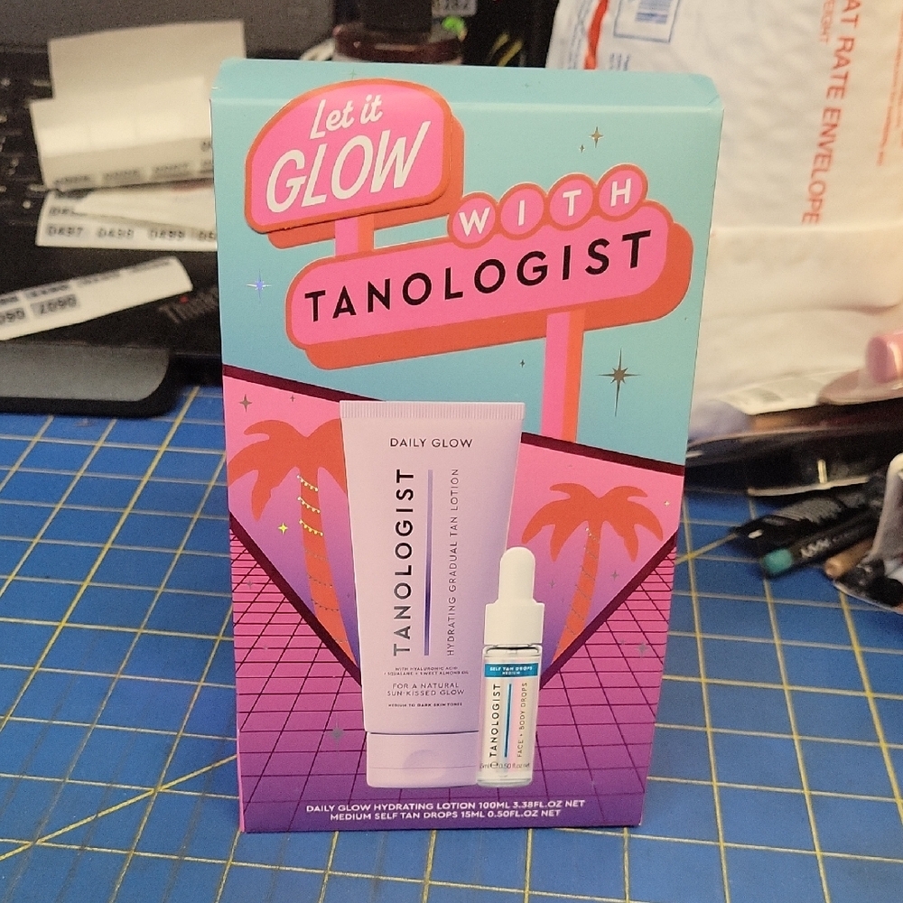 Tanologist Daily Glow Kit New in Sealed Box
